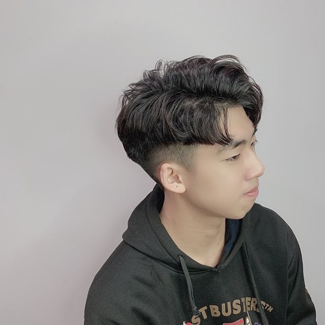 男生流行逗号头简约时尚又减龄00后都喜欢剪这样的发型