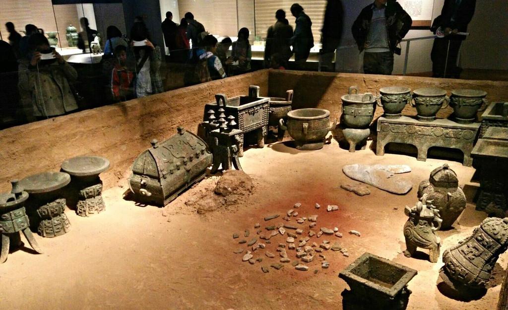 她是中国第一个女将军,嫁国王拥有自己的封地,墓中一东西太残忍