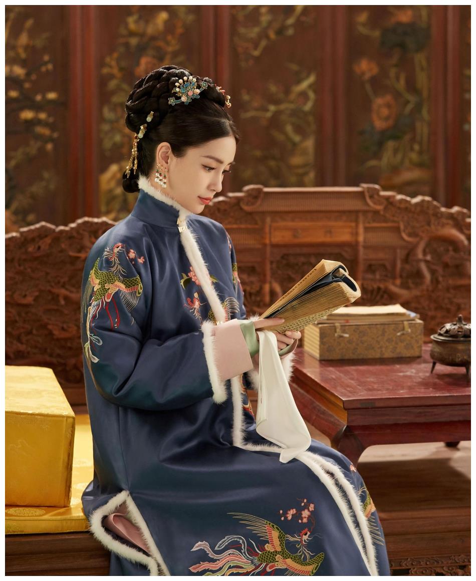 11位清宫戏女星,20岁杨幂清纯动人,40岁秦岚显贵气,全输给杨颖