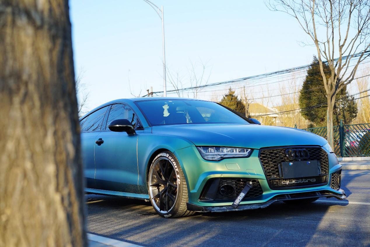 开着改色流光溢彩早春绿的奥迪a7去参加同学会 不会丢人吧?