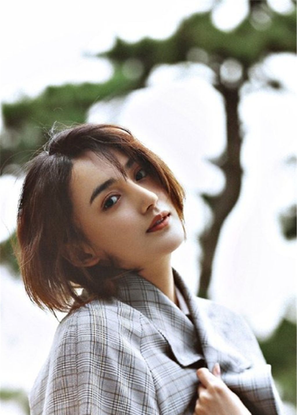 艾晓琪手机壁纸图集,清新自然的活力女孩