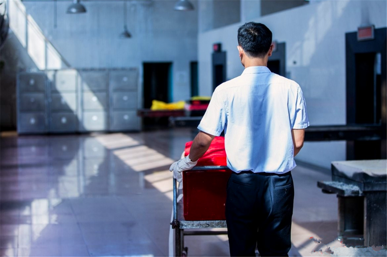 直击送走人生最后一程的特殊职业火化师