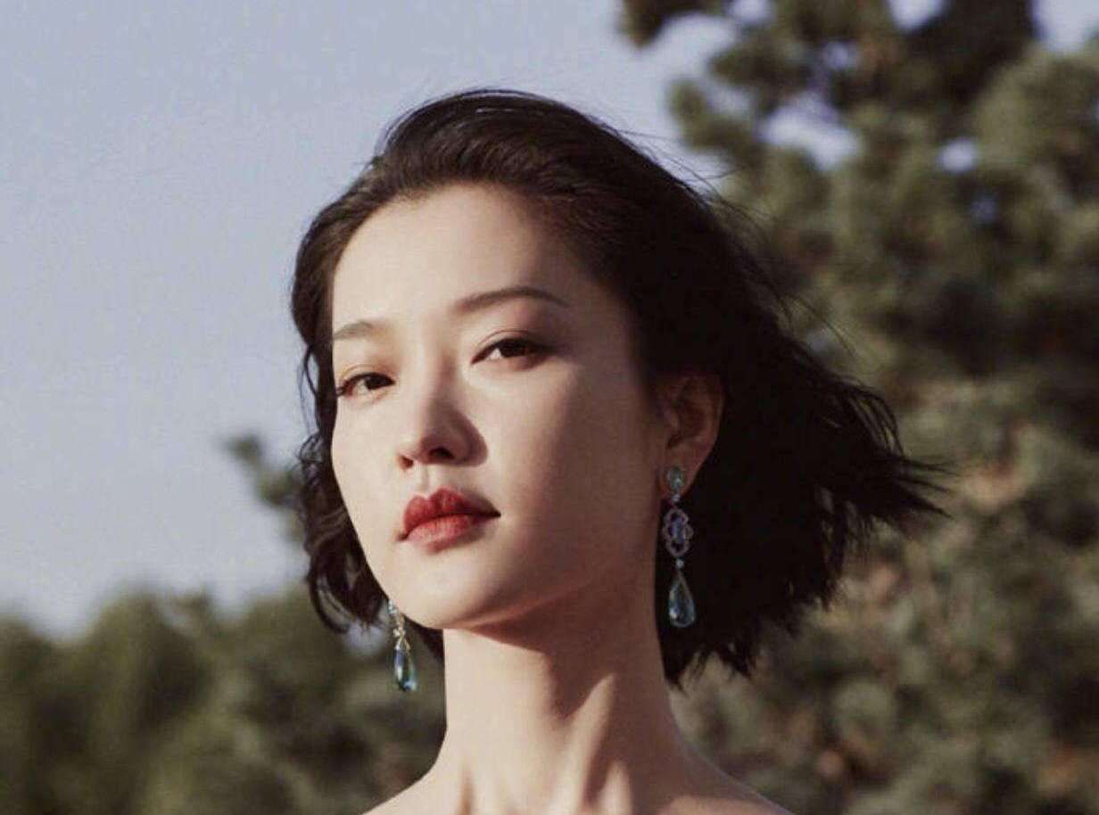 那些拥有高级脸的女明星们,乍一看平平无奇,后来越看越惊艳