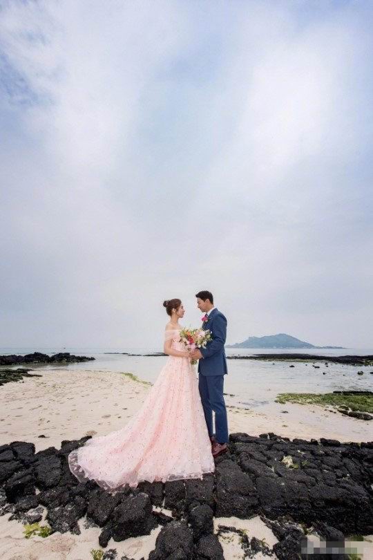 朱镇模和闵惠妍的婚纱照曝光,新娘被称为"医学界的金泰希"