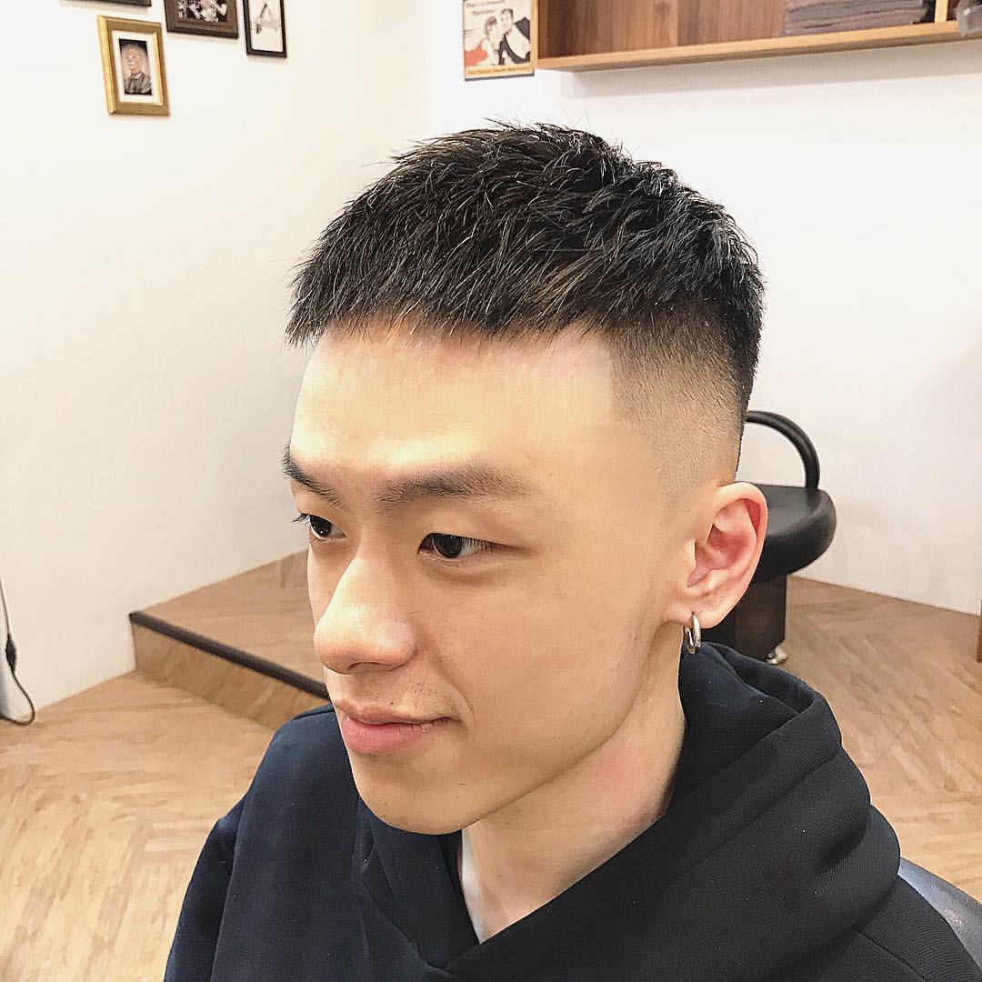 百搭的男生流行发型剪这样的发型不用打理也帅气