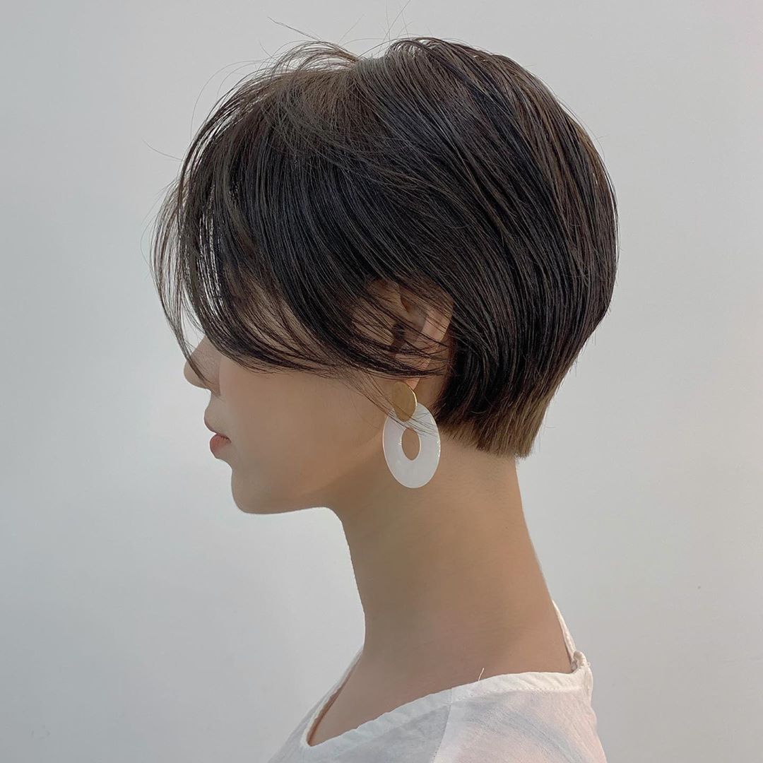 今年流行知性优雅的韩系发型,简单打理就很好看,换发型就这样剪