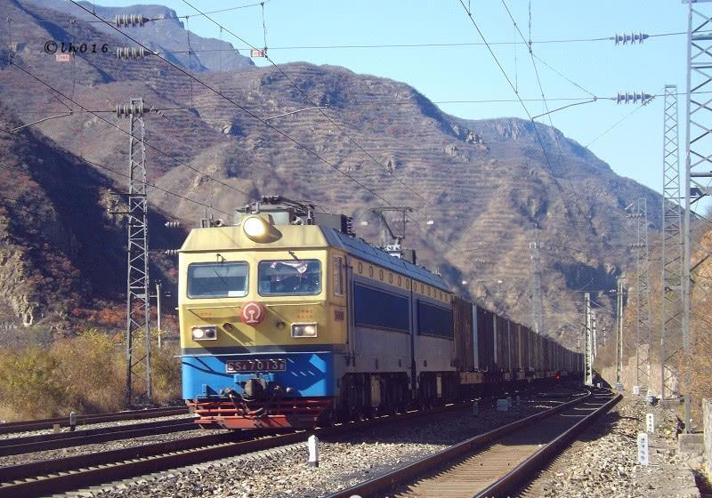 跨越永定河的丰沙铁路,全国仅有的落坡岭守车