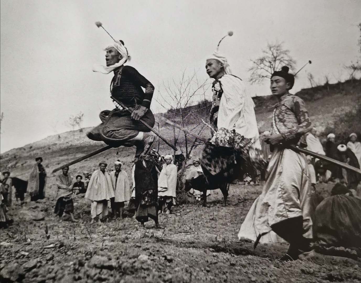 有钱的贵族开始打麻将|民国时期|西康|黑彝_新浪新闻