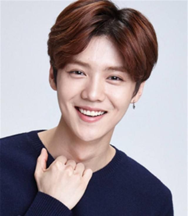 朱一龙等男明星同样的中分发,气质却很不同,5种不同风格任你挑