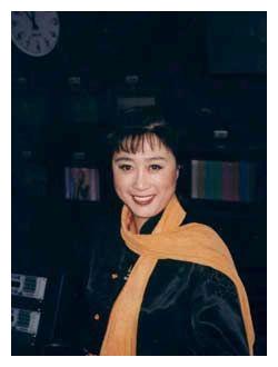 "曲苑杂坛"汪文华近照,美女主持也老了,曾与丈夫分居17年