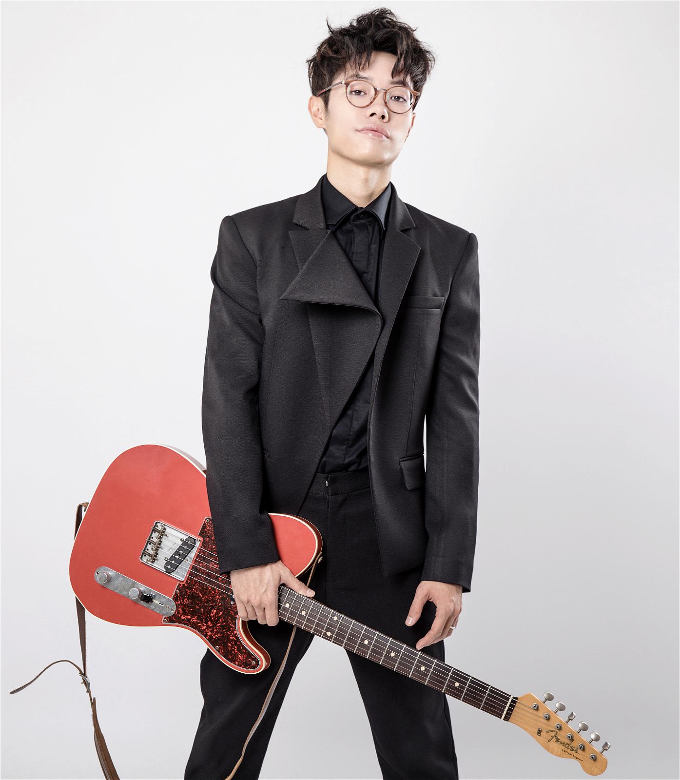 北漂歌手仅凭一首单曲火遍全国,荧幕首秀甘做绿叶街头弹唱