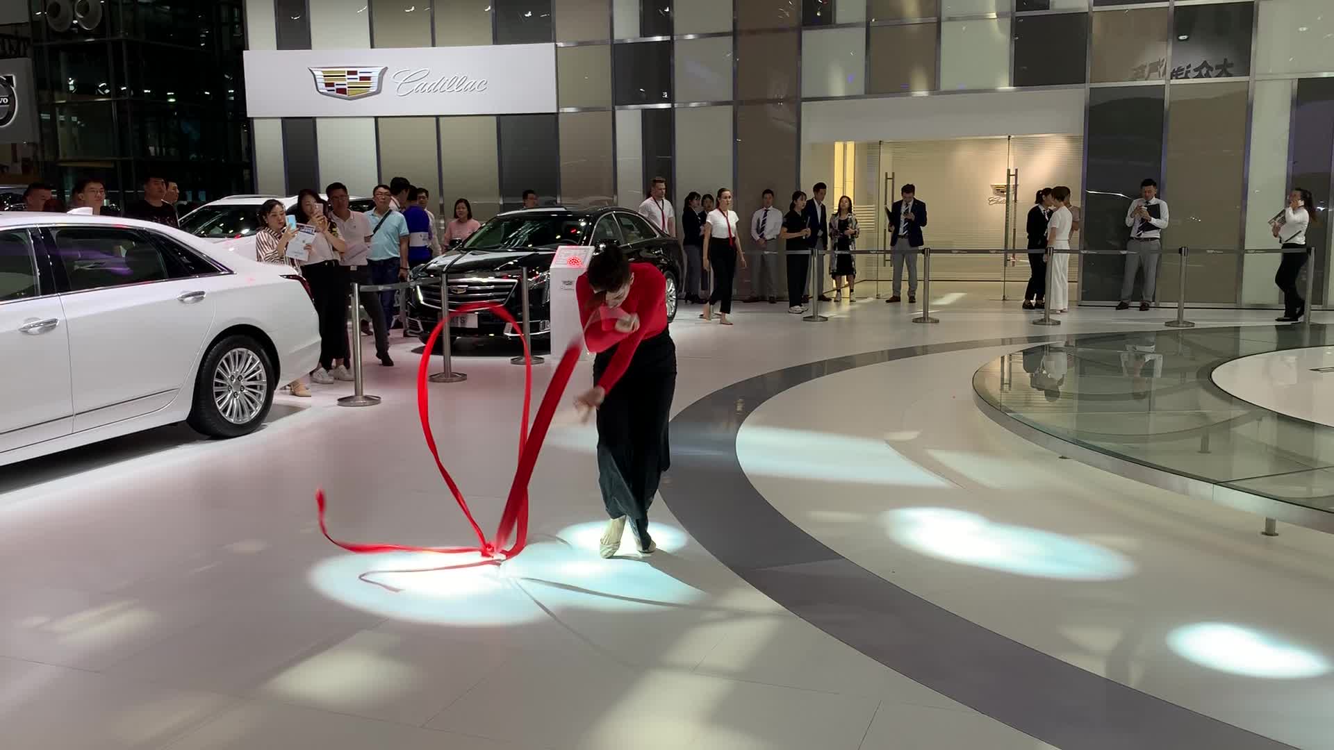 2019深港澳车展凯迪拉克展台劲歌热舞