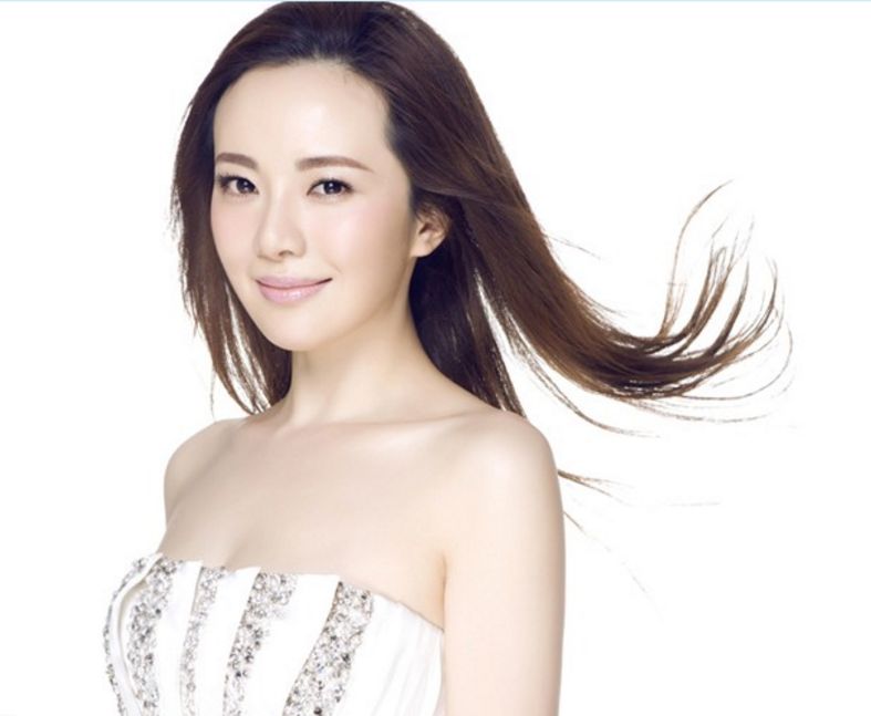 看了孟茜的照片知道为什么是周润发的干女儿了太迷人了