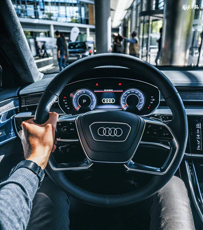 与众不同:奥迪的方向盘美图