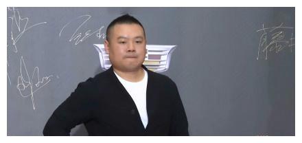 微博之夜:岳云鹏模仿女星叉腰,吴京说是胡歌偶