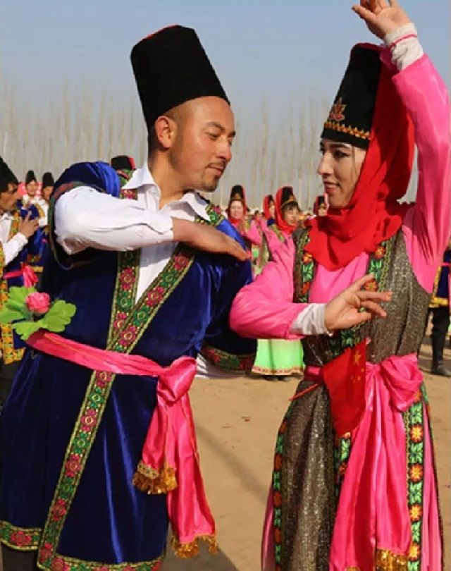 即时资讯：2025年维吾尔族女生的性开放现状揭秘