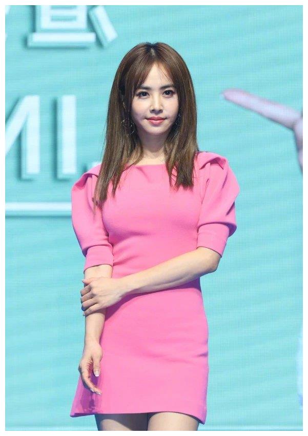 蔡依林穿"初恋裙",感觉她还能再战十年,难怪杰伦当初迷恋她!