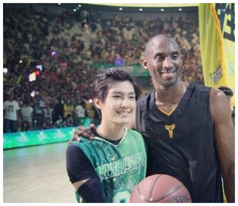 科比与高以翔生前珍贵合影曝光,两人离世时间太过巧合