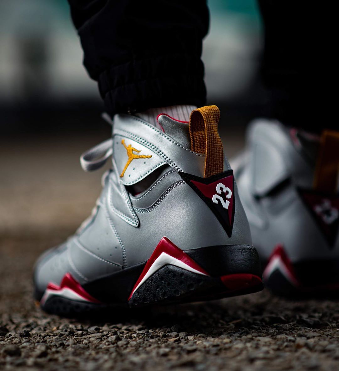 nike全新aj系列庆祝迈克尔乔丹职业生涯的首个三连冠