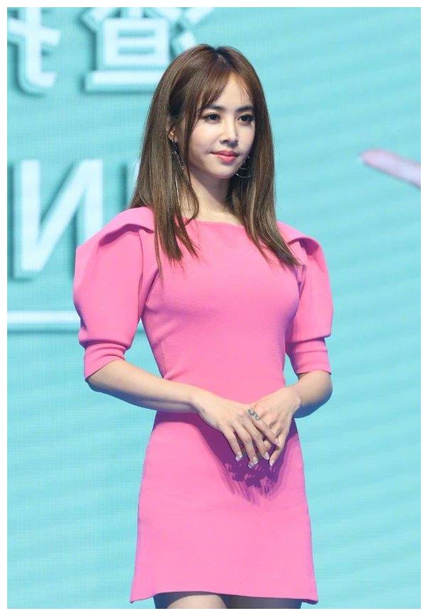 蔡依林穿"初恋裙",感觉她还能再战十年,难怪杰伦当初迷恋她!