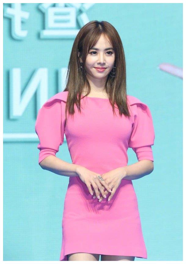 蔡依林穿"初恋裙",感觉她还能再战十年,难怪杰伦当初迷恋她!