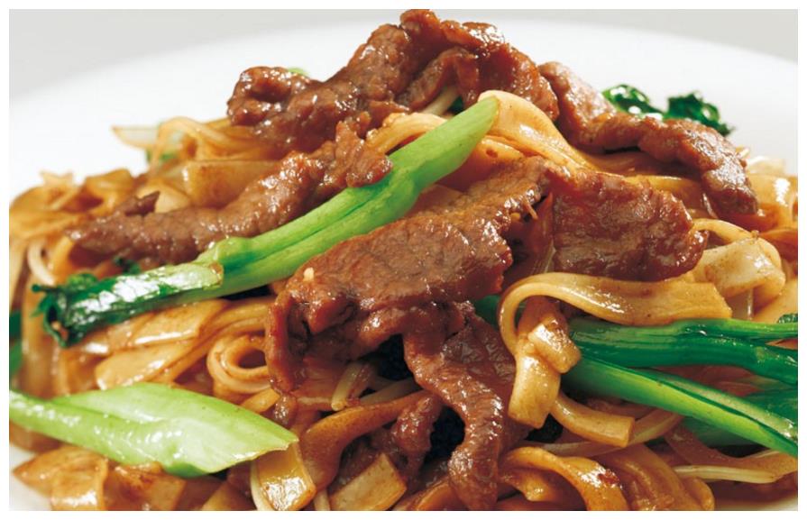 手把手教你做出正宗牛肉炒河粉,好吃补钙很筋道