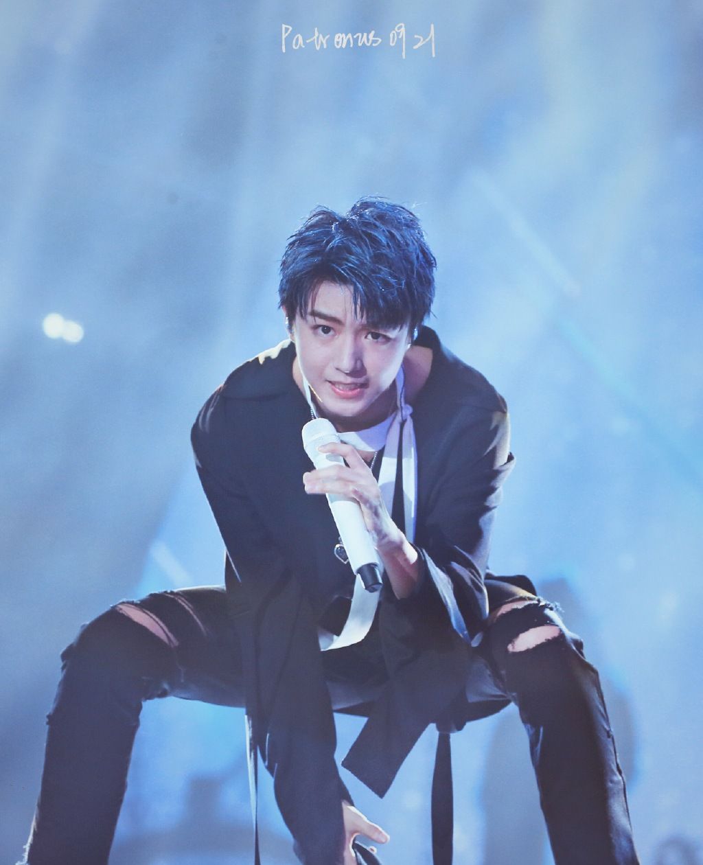 王俊凯的舞台照,这个男孩子真的超级适合舞台!