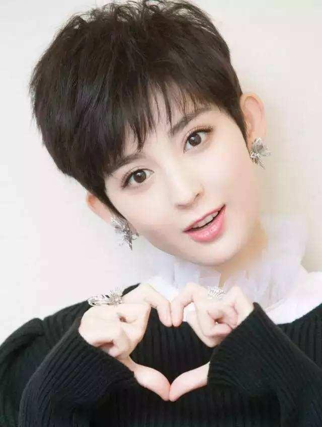 "假小子"中性风发型很好打理也显气质,女生们也可以很帅气!