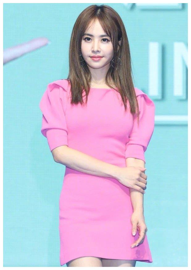 蔡依林穿"初恋裙",感觉她还能再战十年,难怪杰伦当初迷恋她!