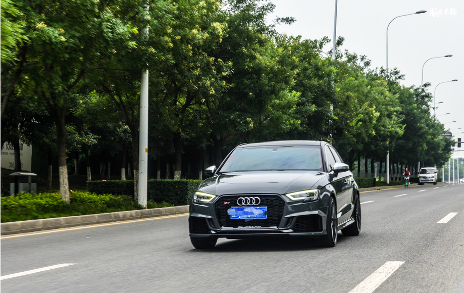 绅士纳多灰奥迪s3改装 低调中的帅气