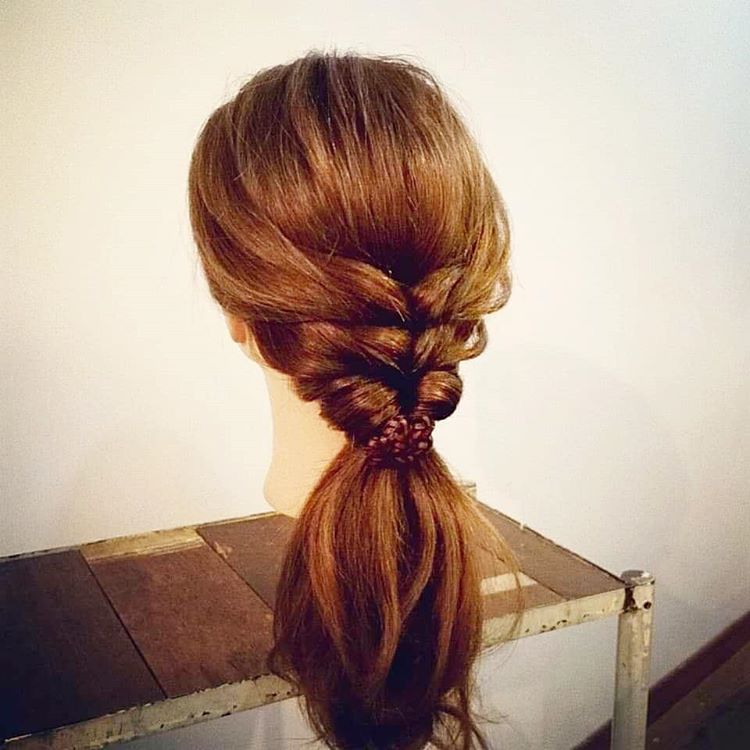 端庄大气的编发发型,30岁女性的时尚编发造型,保证优雅又大气