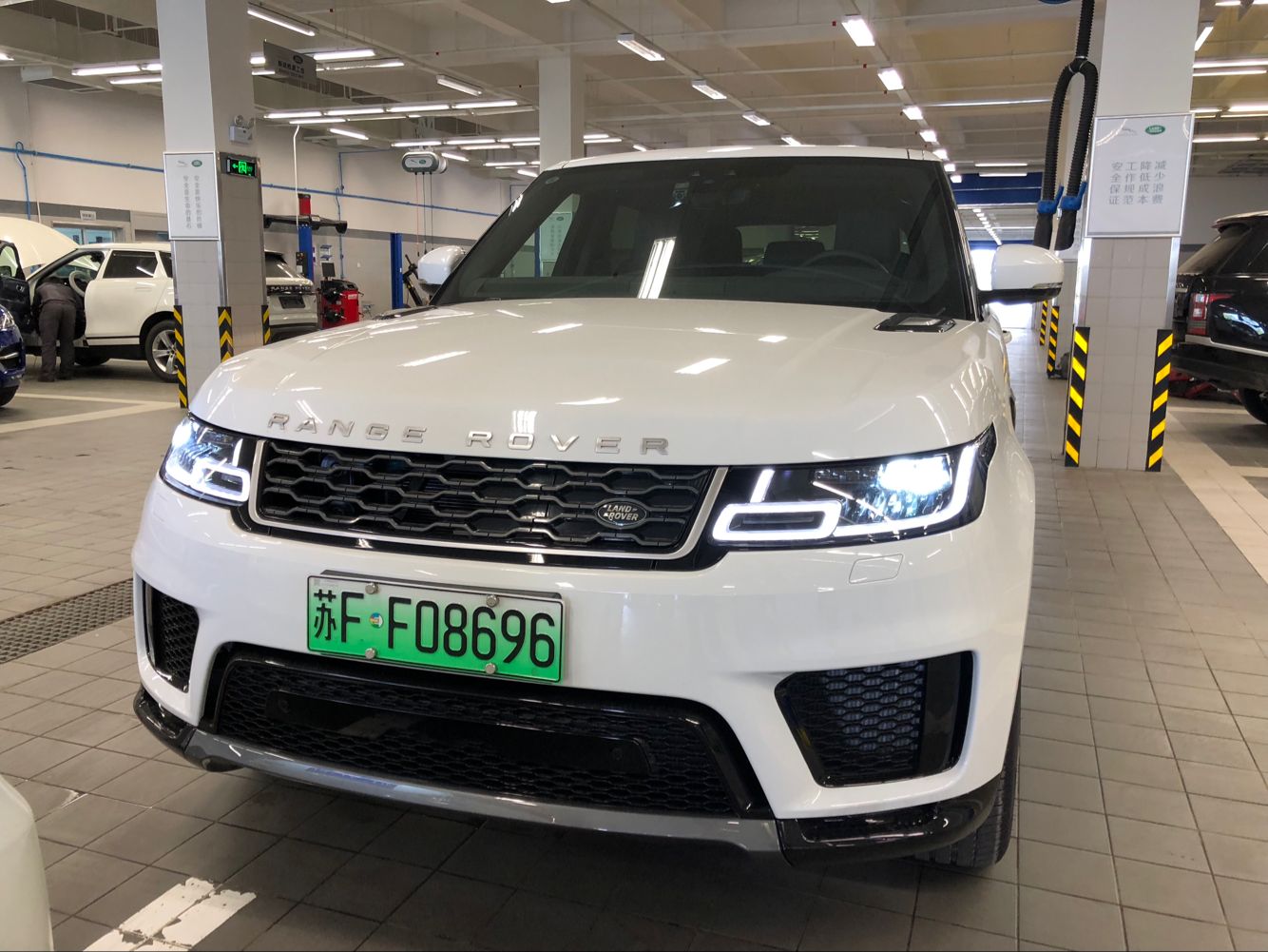 实拍南通街头那些新能源绿牌车,有普通车有豪车!-新浪汽车