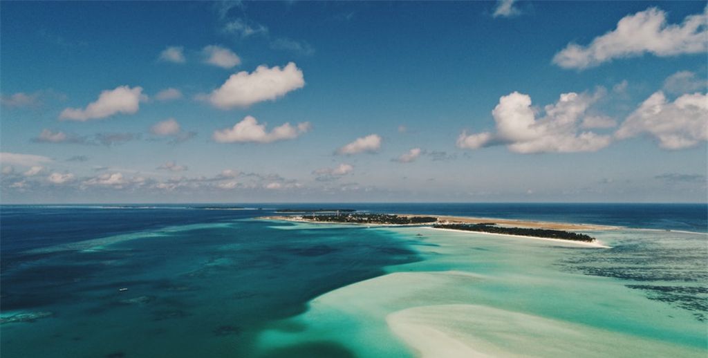 现为法国的海外省,曾与圣马丁岛一起组成法国瓜德罗普(guadeloupe)