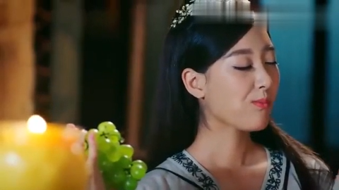 为您推荐: 大话西游:菩提老祖变成葡萄,谁知刚现身,就被至尊宝暴打