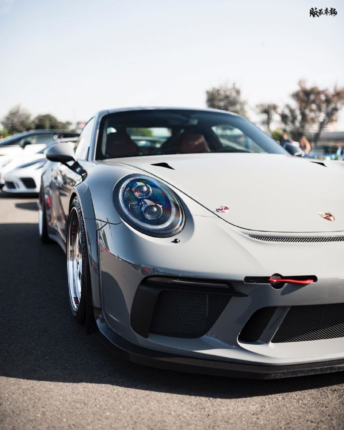 保时捷 911 (911.2) gt3