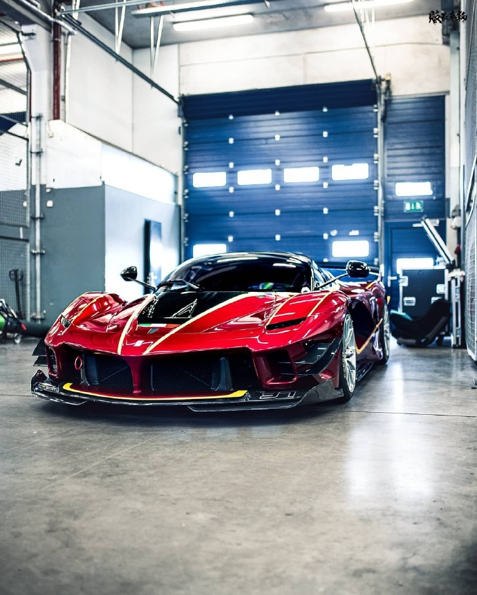 赛道上的英姿,法拉利 fxxk evo