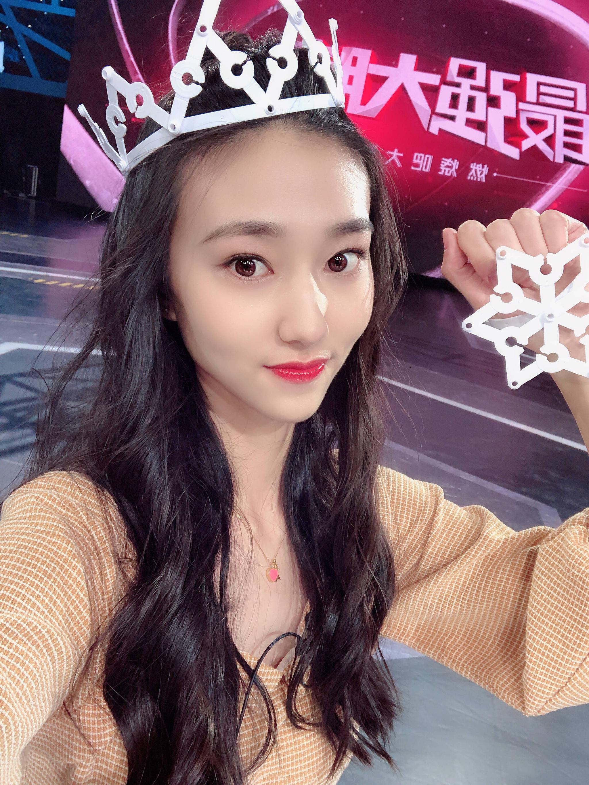 《最强大脑》仅存女选手尹冠淇被赞艺术生之光