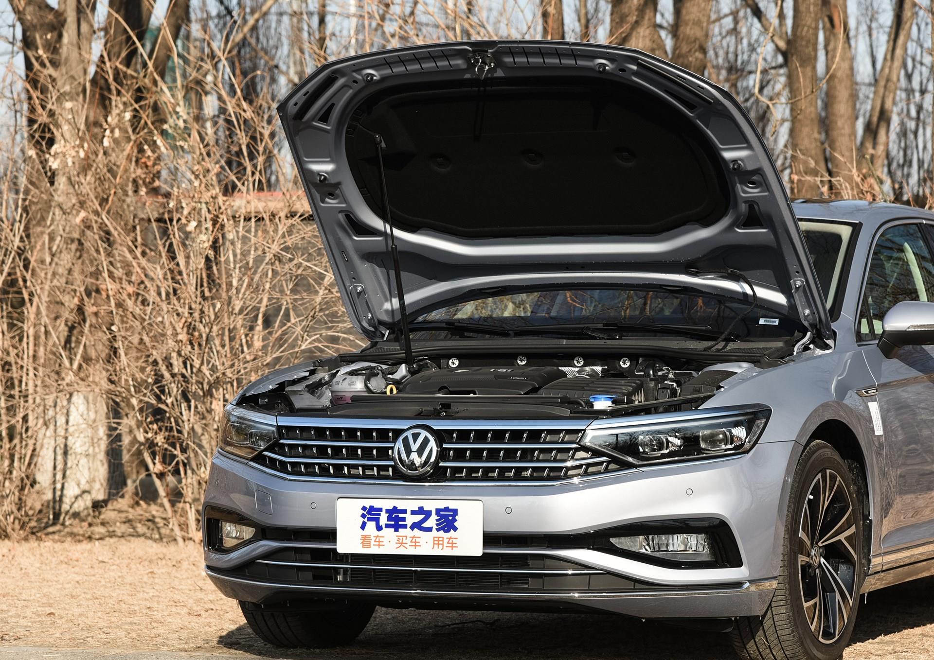 大众新款迈腾:尾标下带字母辉腾既视感