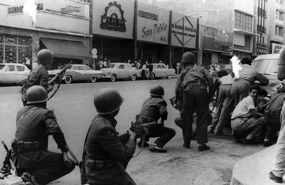 1958年委内瑞拉发生政变,25张老照片记录总统倒台全过程|委内瑞拉|政变|全过程_新浪新闻