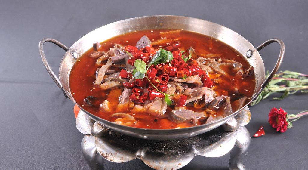 锅仔金菇羊杂你吃过吗不一样的羊杂做法汤鲜味正回味无穷