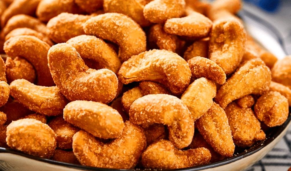 想把腰果炸的香脆可口大厨做错这一步就不容易成功