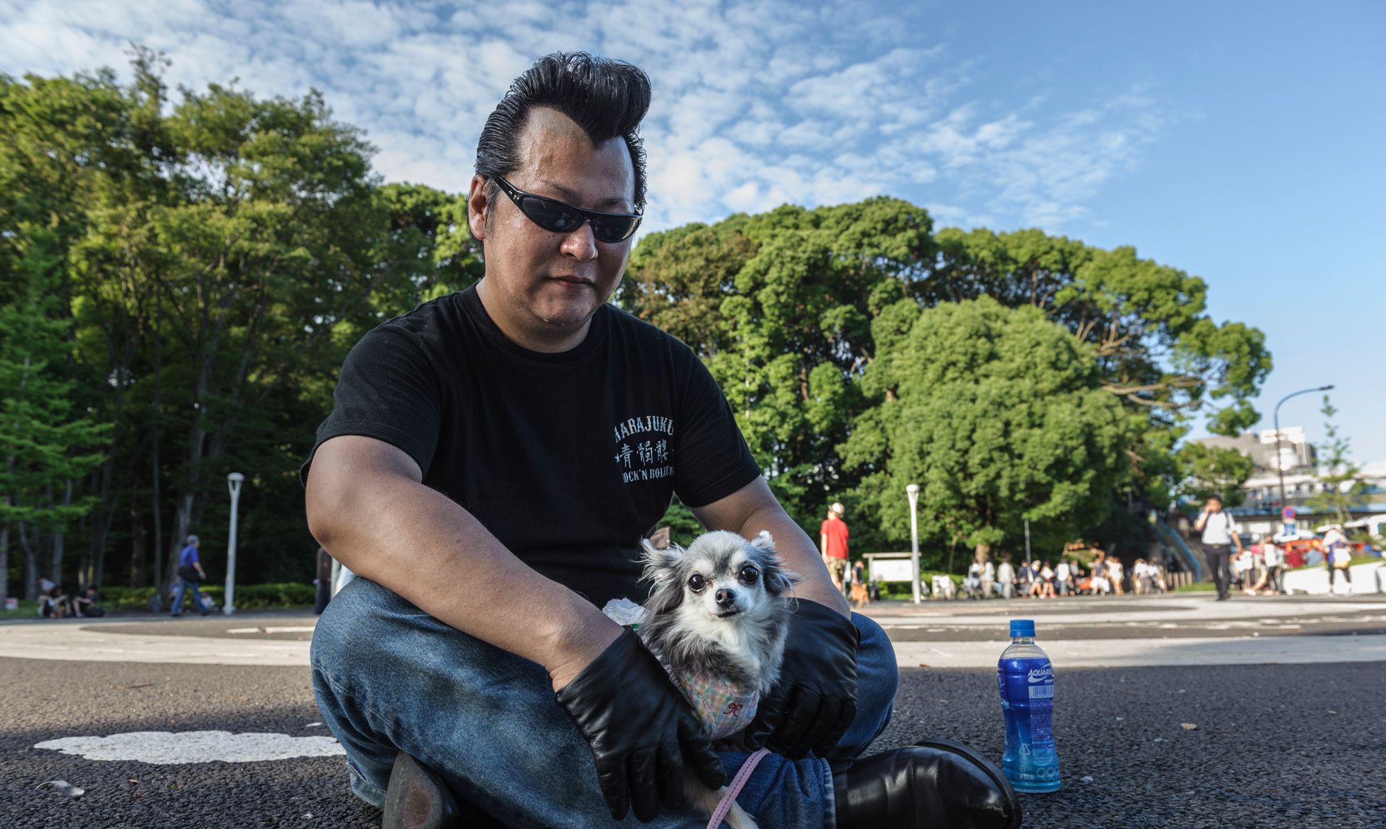 飞机头,皮夹克,摄影师拍摄日本街头的摇滚迷