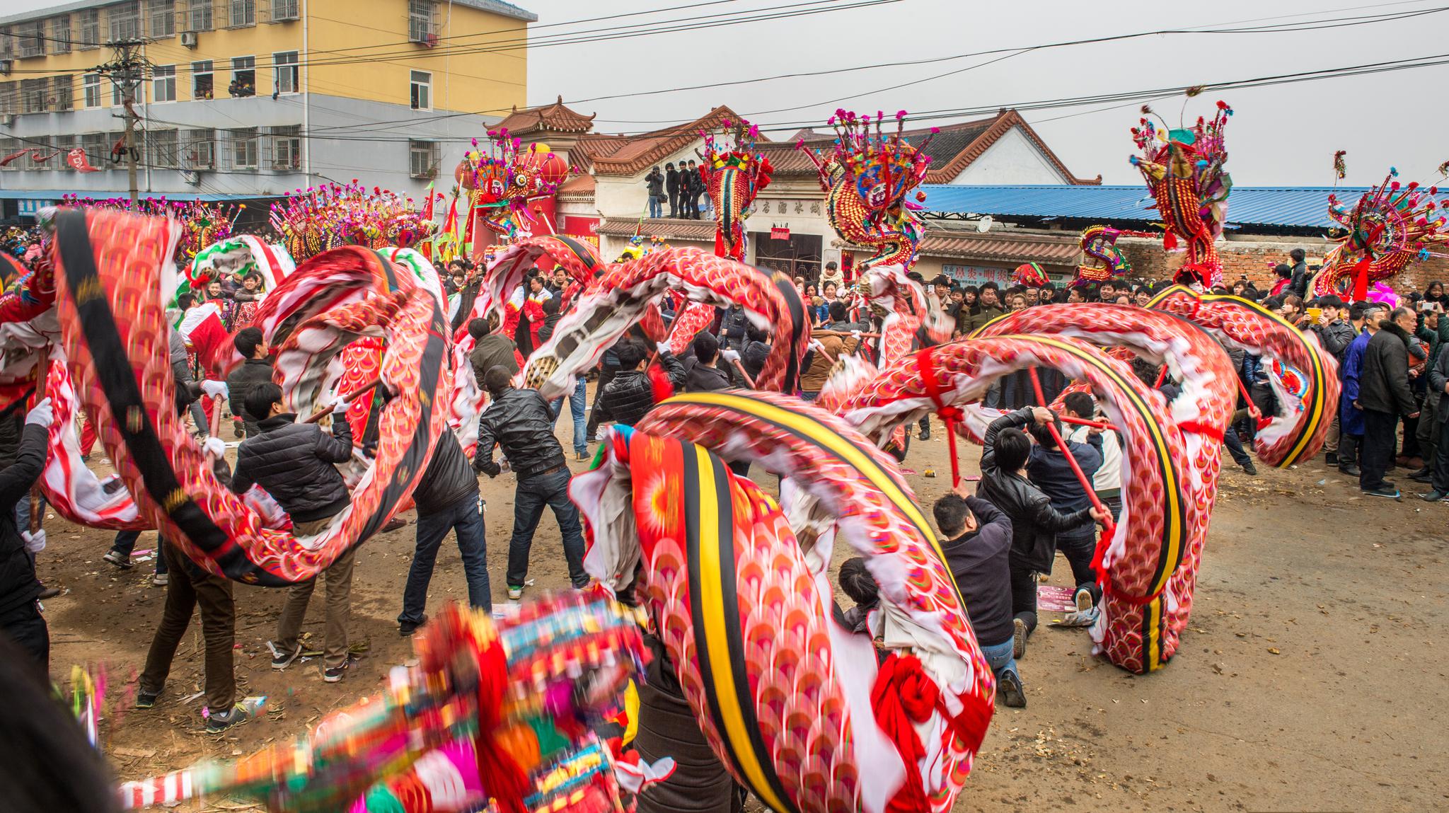 游走千年古驿龙灯之乡看孝感杨店百条滚龙狂舞