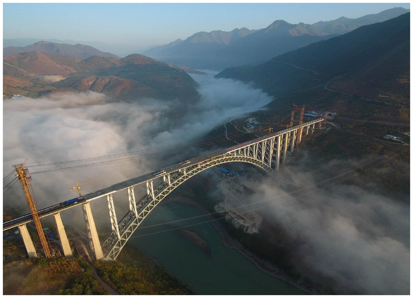 怒江特大桥主体建成,国际通道即将打通,6小时路程将被缩为2小时