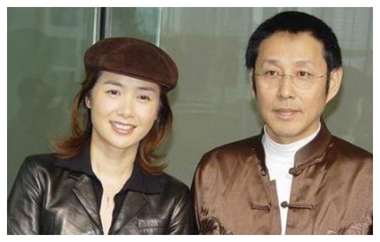 62岁陈道明与妻子杜宪近照曝光，岳父竟然如此强大