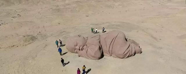 世界上最大的"婴儿",躺在甘肃戈壁3年之久,引众多游客心疼
