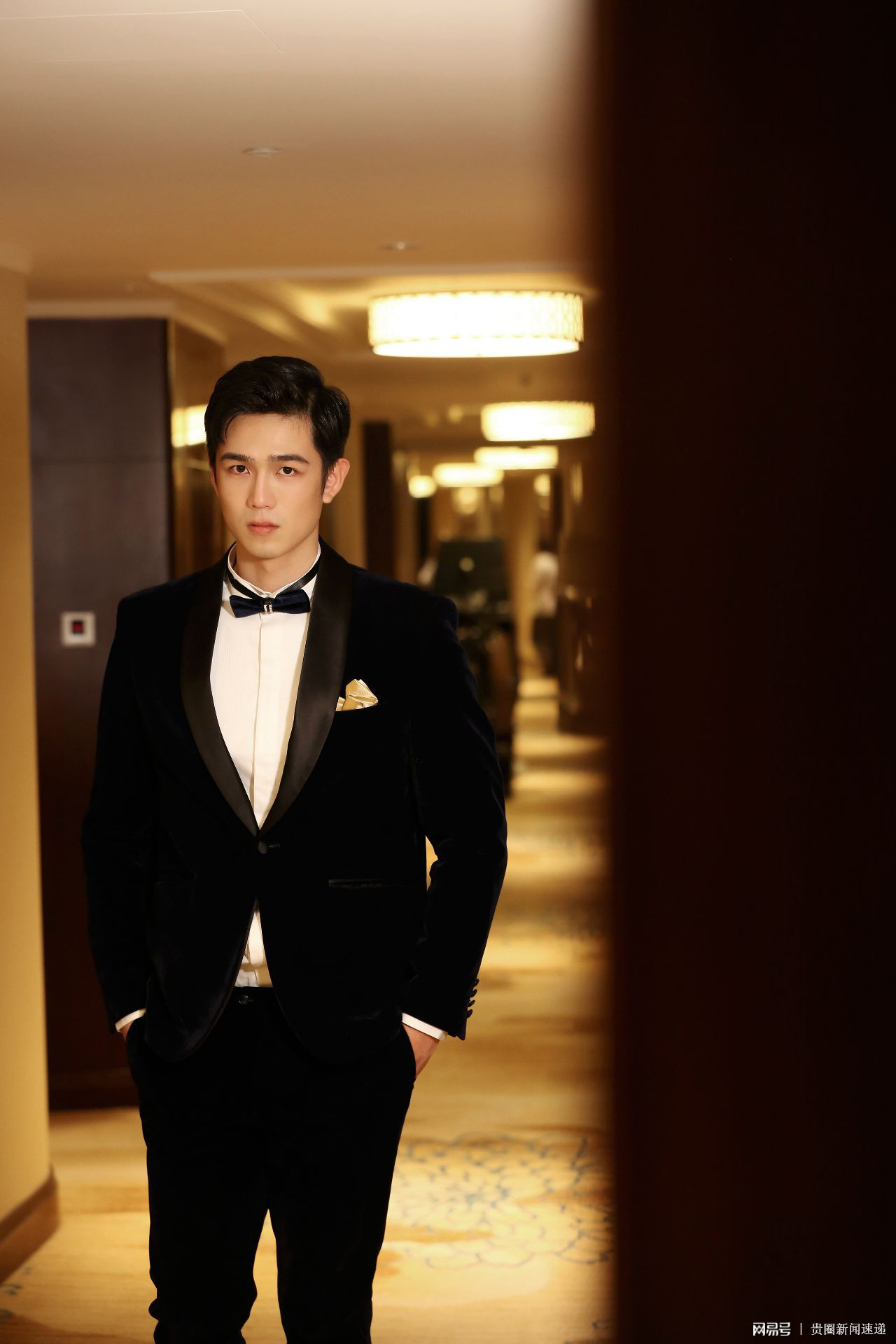 利晴天帅气亮相时尚盛典秀舞技引现场高潮