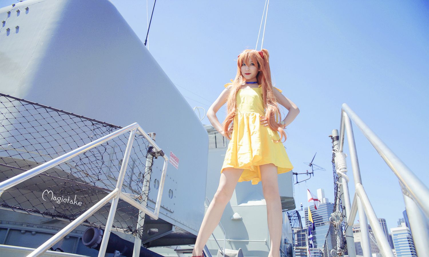 国人妹子一人cos绫波丽和明日香两角!