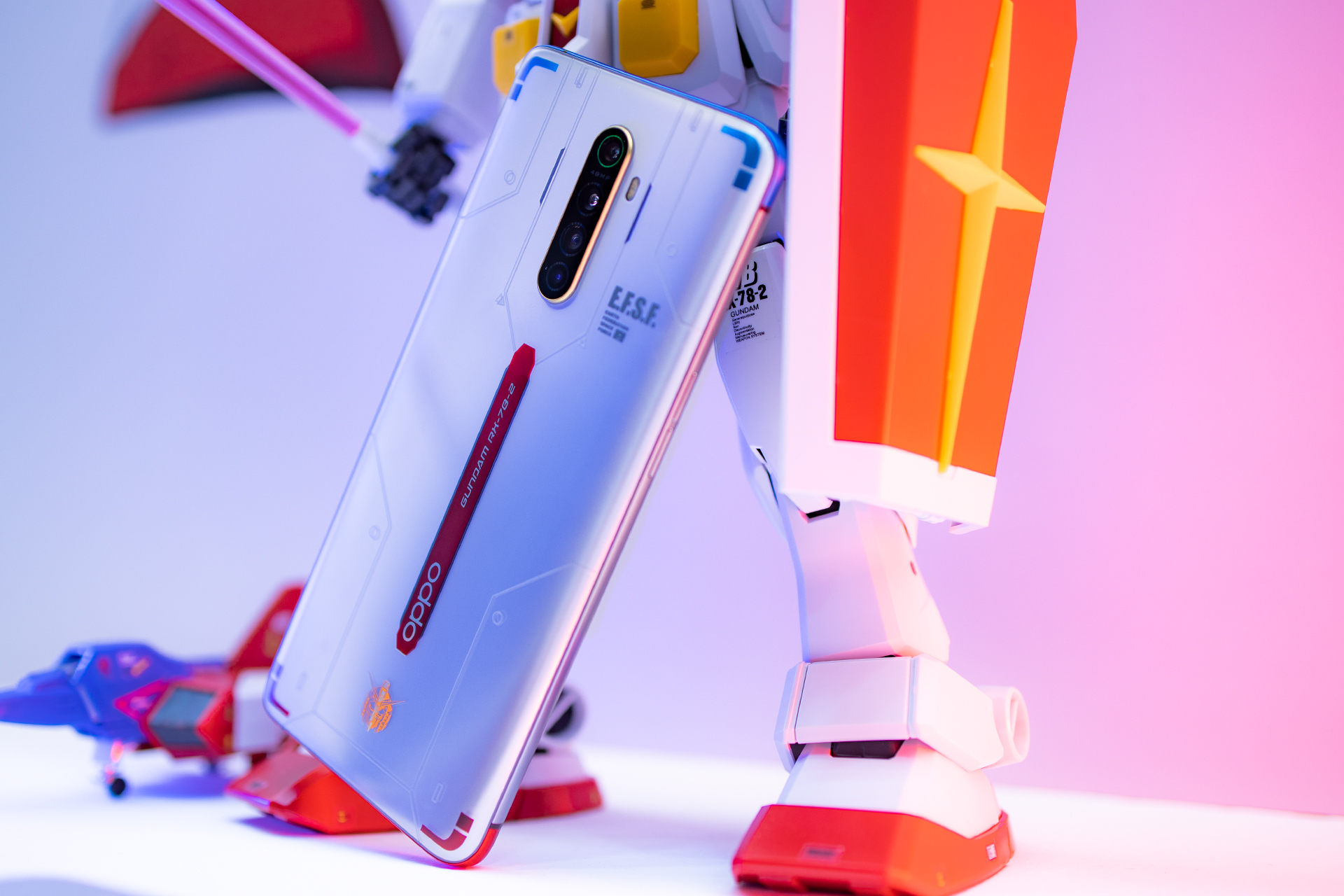 致敬高达40周年 reno ace高达定制版抢先上手|oppo_新浪科技_新浪网