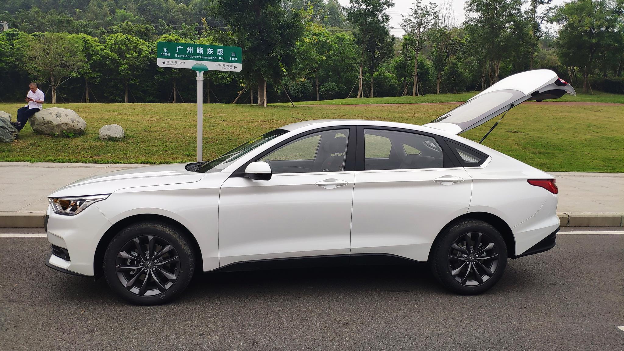 宝骏rc-6实车现身成都车展,或近期上市